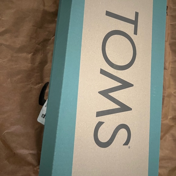 Brand New!! Toms! Glitter girl slip on shoes! 5Y! - Picture 3 of 3